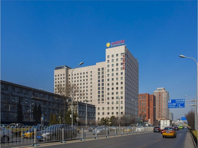 哪里有场地宽阔的驾校_